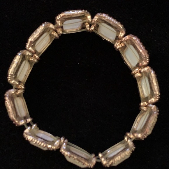 Cream stone and rhinestone stretchable bracelet - Picture 3 of 3